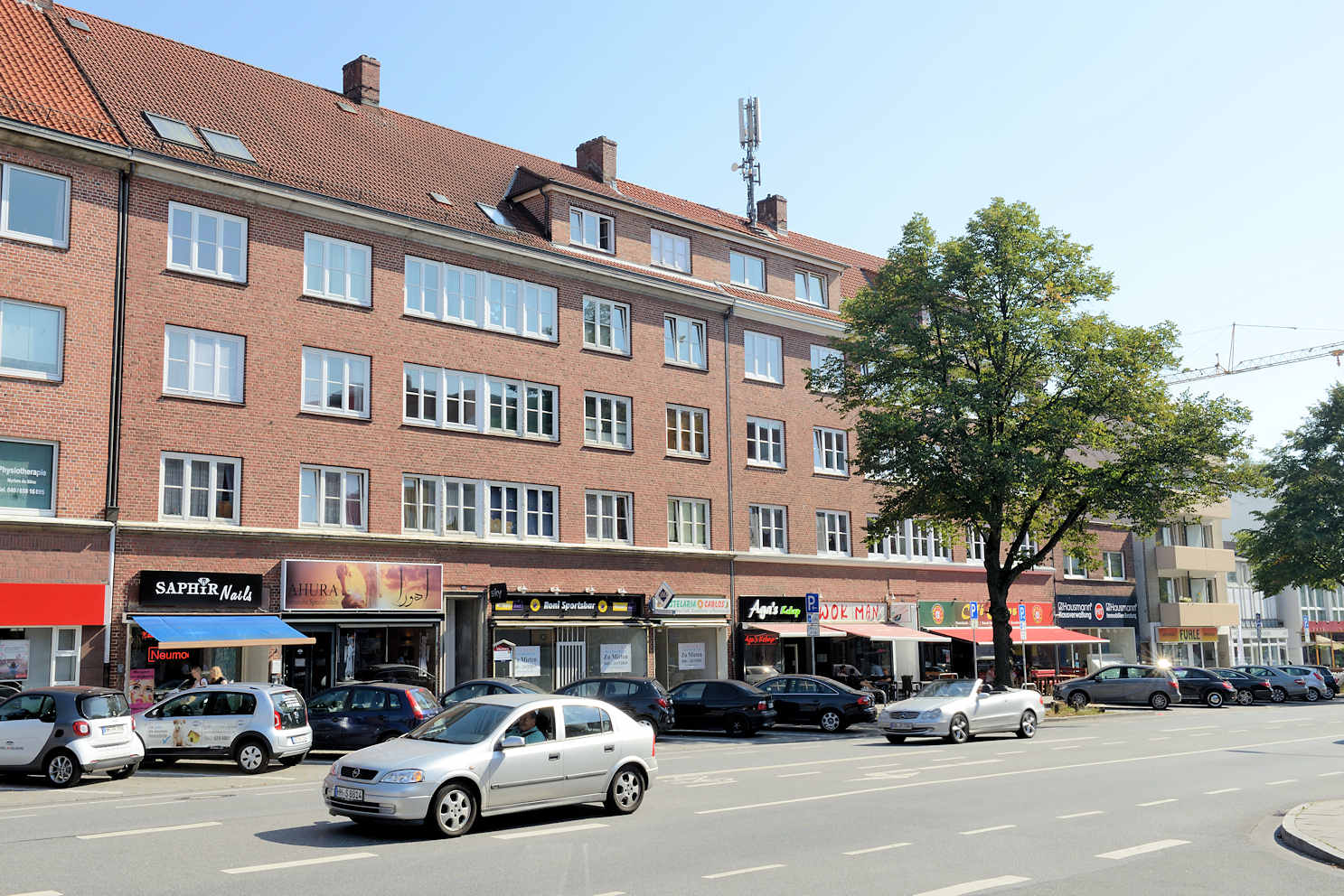 2710 Einzelhandelsgeschäfte an der Fuhlsbütteler Straße. | Fuhlsbüttler Straße - Fuhle, Hamburg Barmbek Nord